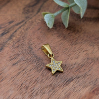 Breloque de petite étoile 2d avec zircon
