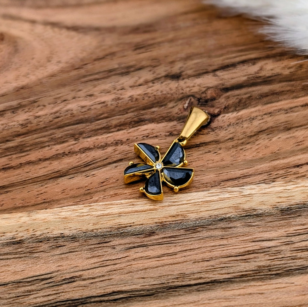 Breloque de fleur diamant noire brillante