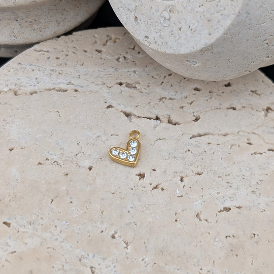 Petit coeur avec zircon blanc de couleur or ou argent