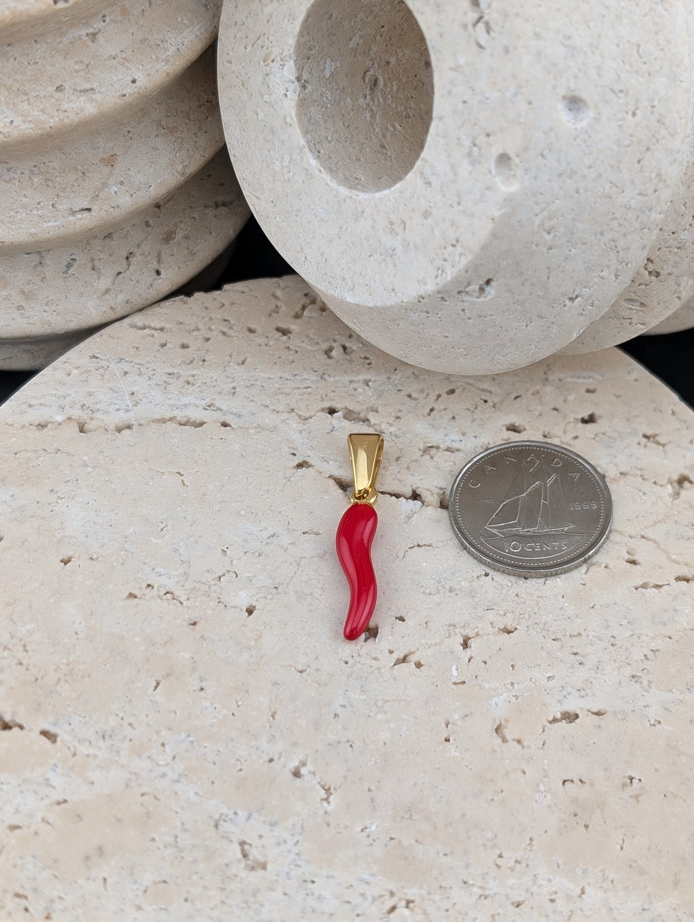 Petit piment rouge et or