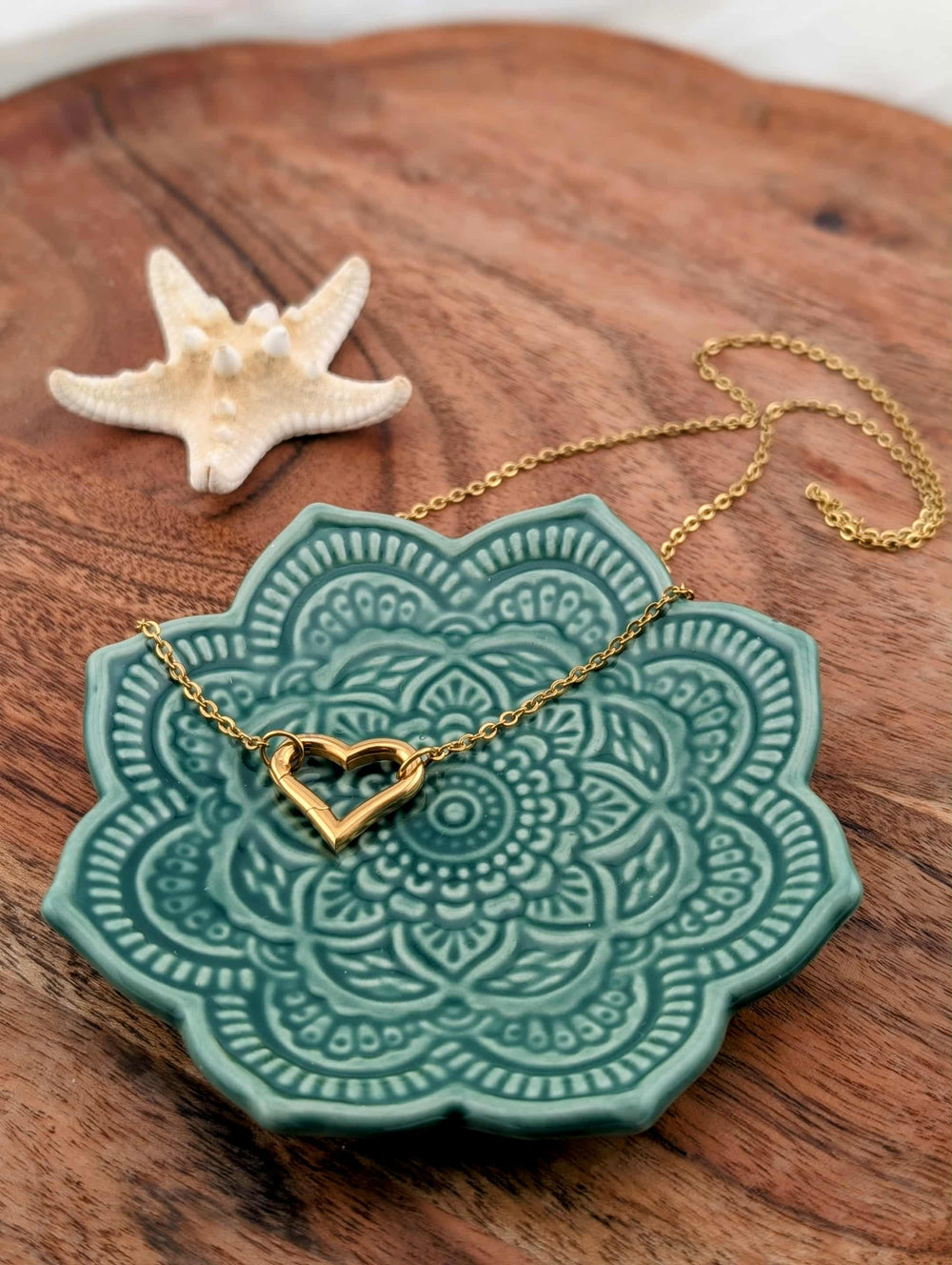 Chaine doré avec coeur central