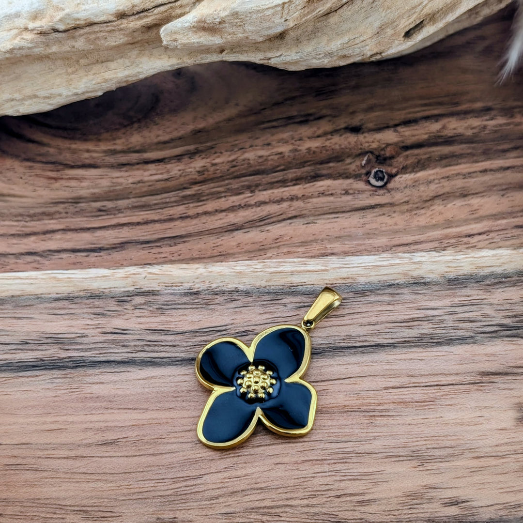 Breloque de fleur noire chanceuse