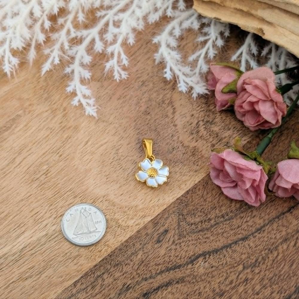 Breloque fleur de soie blanche