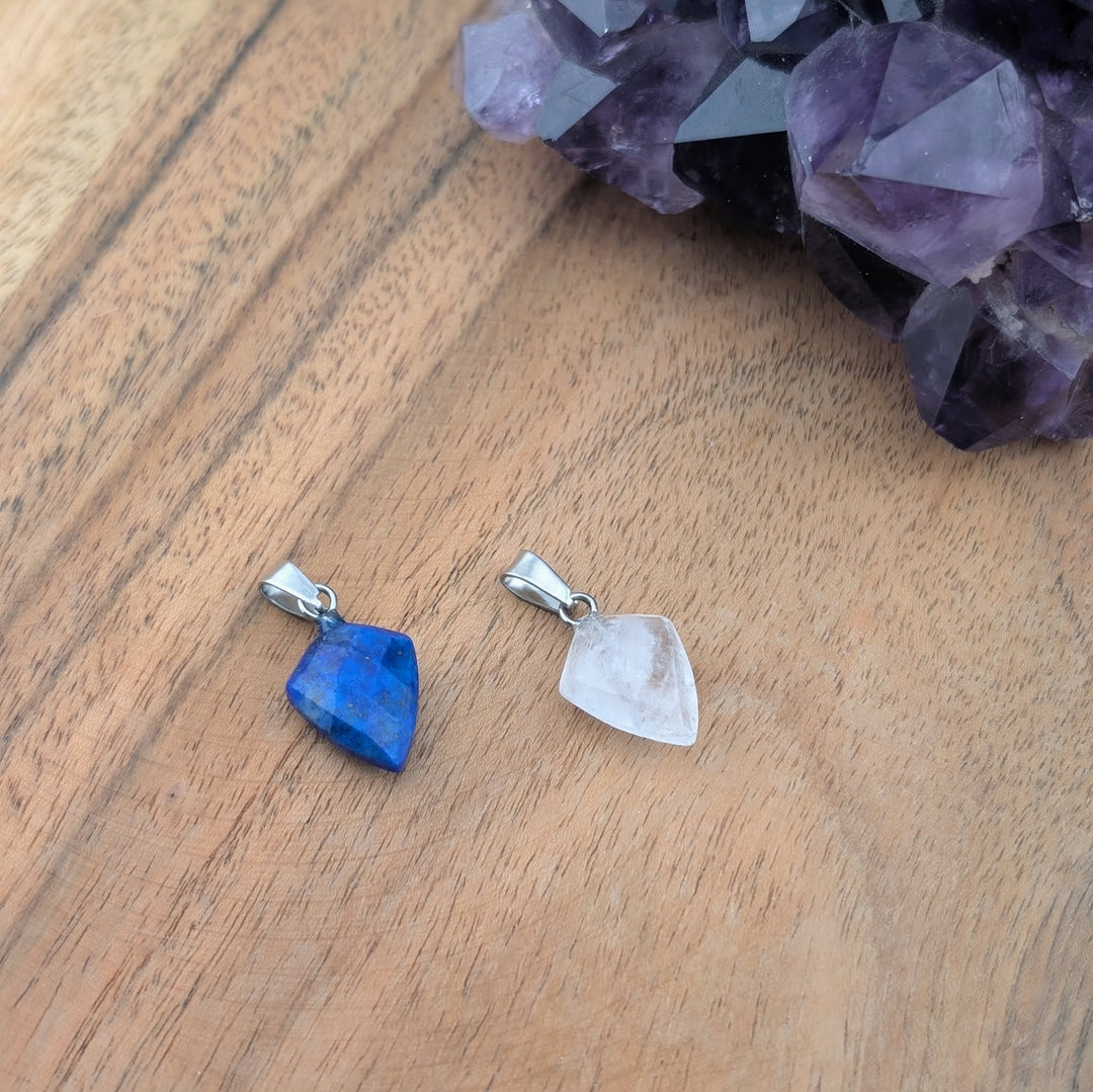 Talisman de quartz ou de lapis lazuli