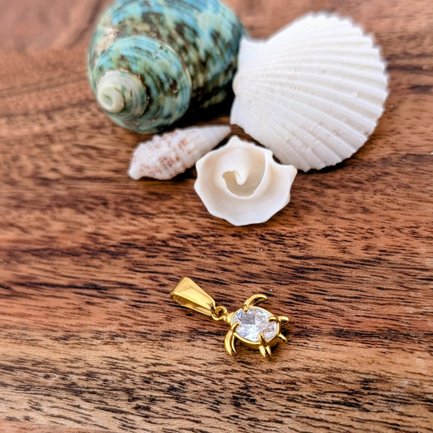 Breloque tortue précieuse