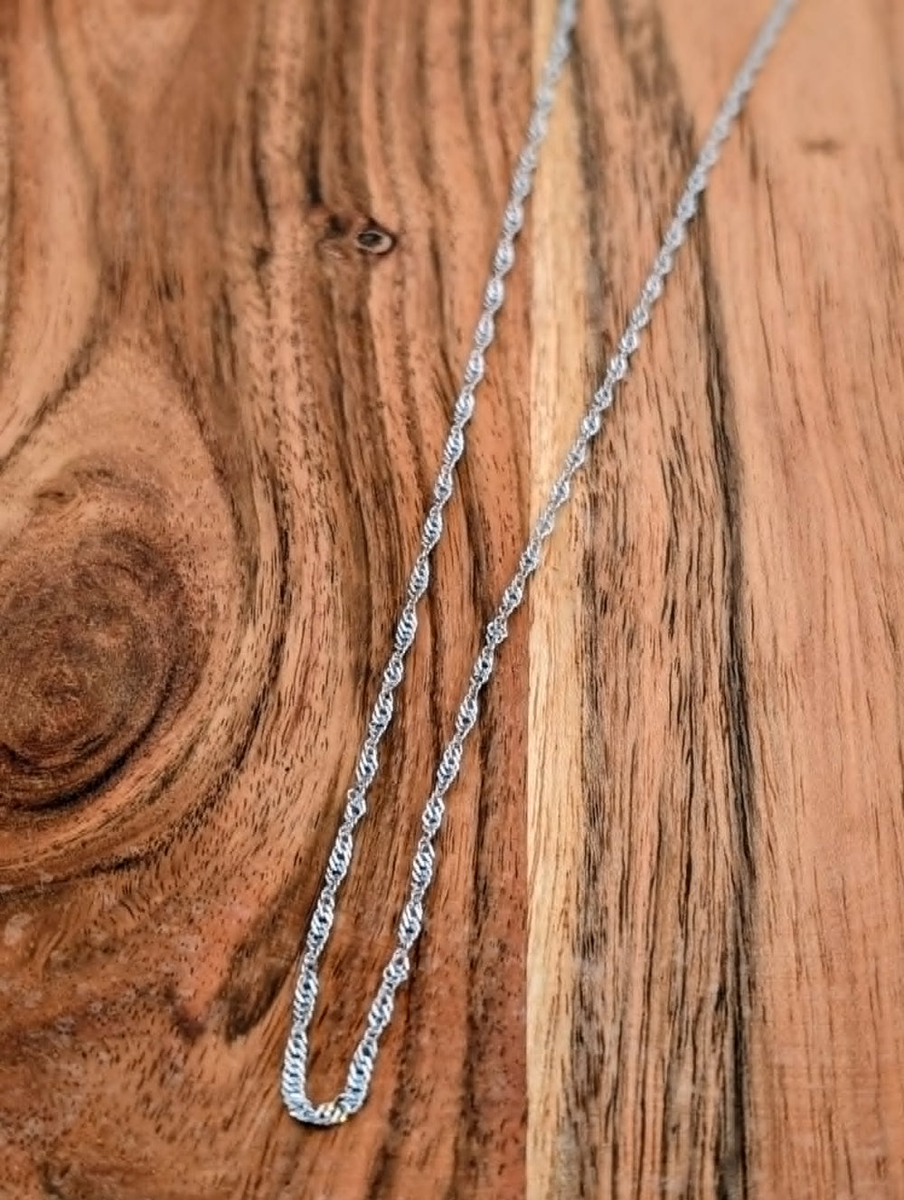Chaine torsadé brillante 18 po argent