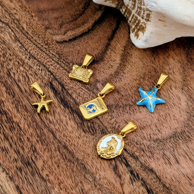 Breloque passeport autour de la terre