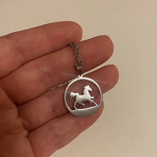Collier Liliana avec pendentif de cheval