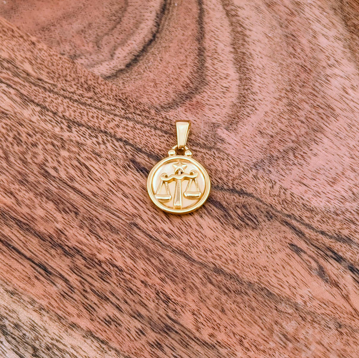 Breloque de signe astrologique et constellation double face