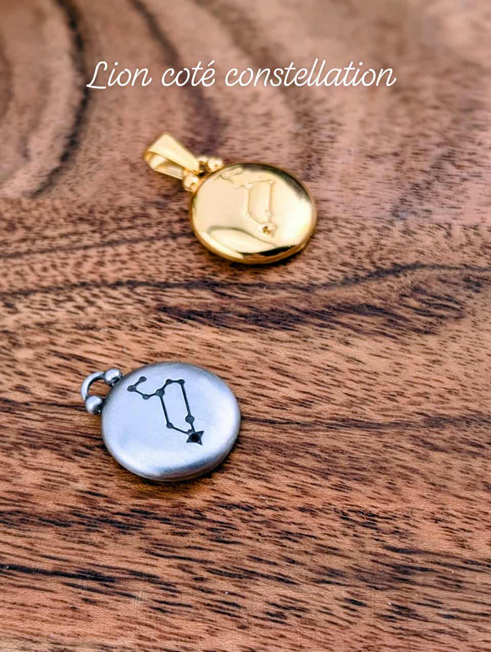 Breloque de signe astrologique et constellation double face