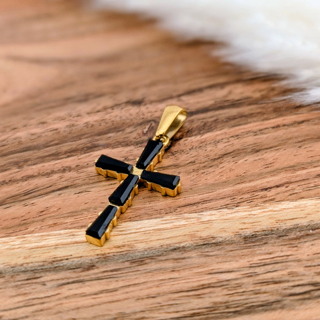 Croix avec brillant noire