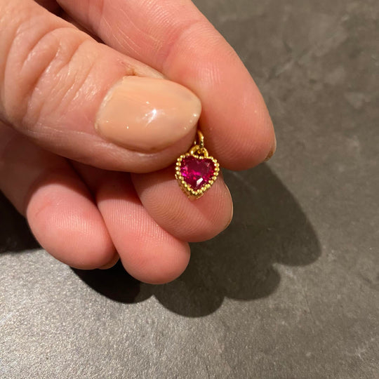 Breloque petit coeur fuschia
