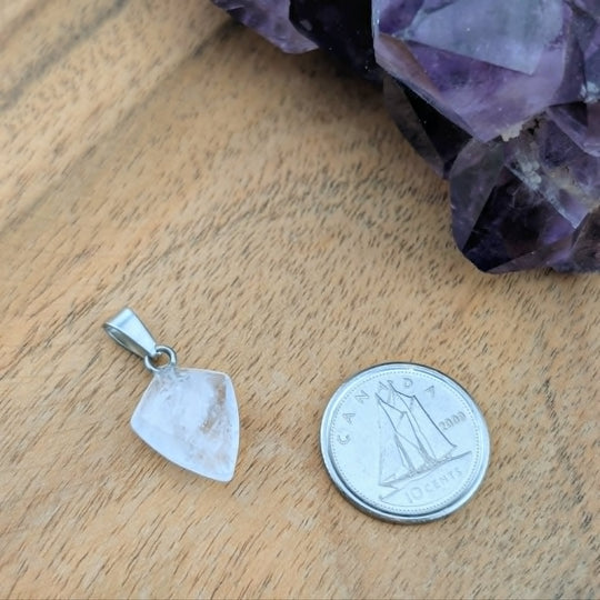 Talisman de quartz ou de lapis lazuli