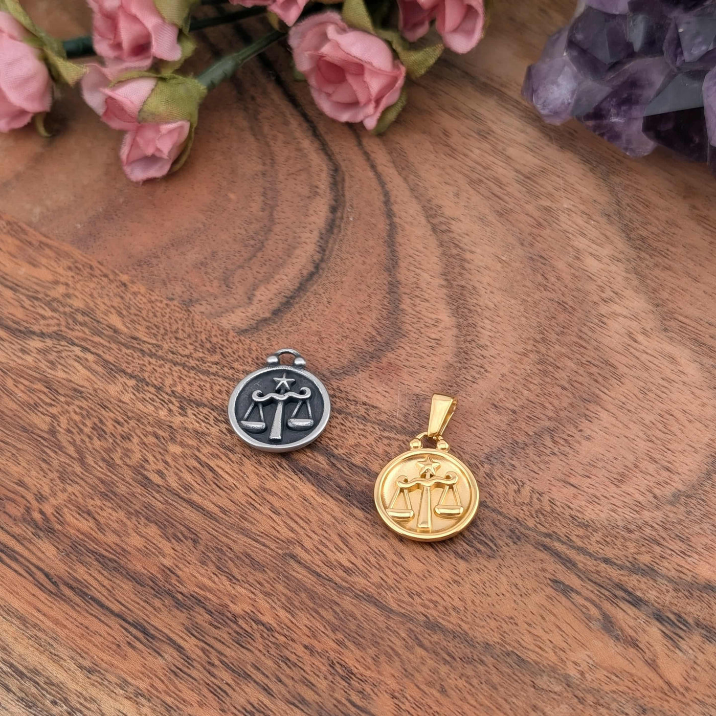 Breloque de signe astrologique et constellation double face