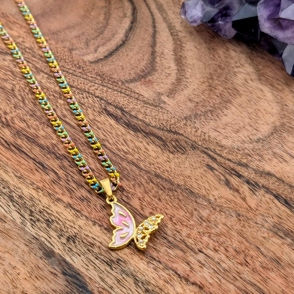 Chaine doré et pastel