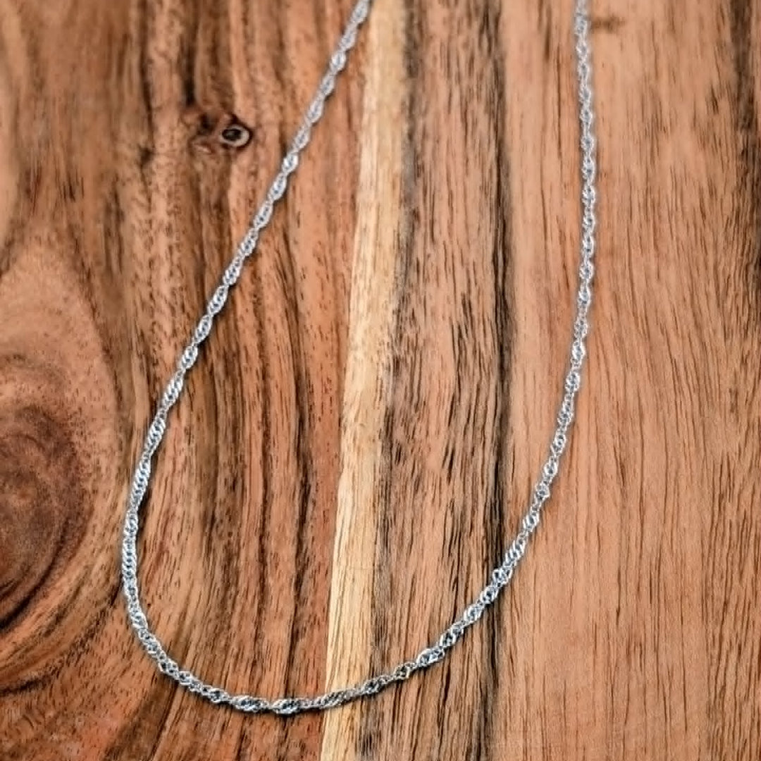 Chaine torsadé brillante 18 po argent