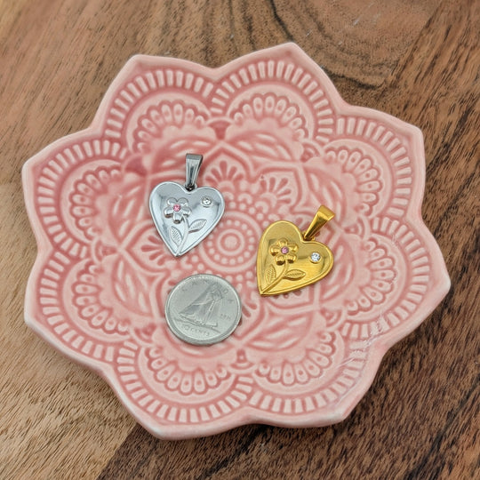Breloque coeur fleuri de printemps argent ou or