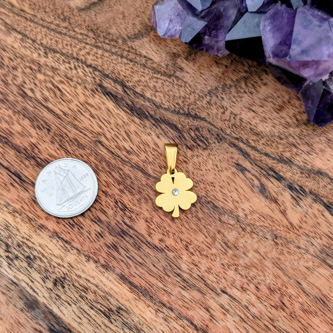 Trèfle à 4 coeurs et zircon central