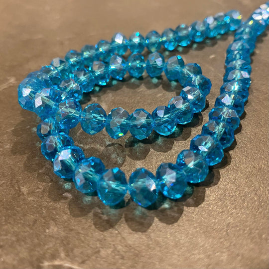 Corde de cristaux de verre tchèque ovale facetté aqua