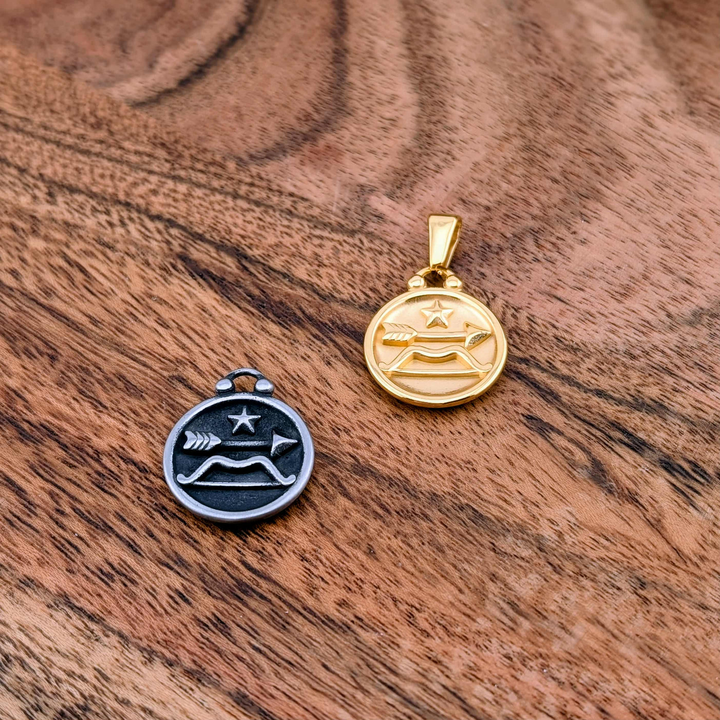 Breloque de signe astrologique et constellation double face