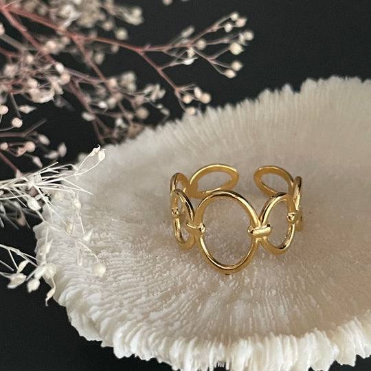 Lovable ring
