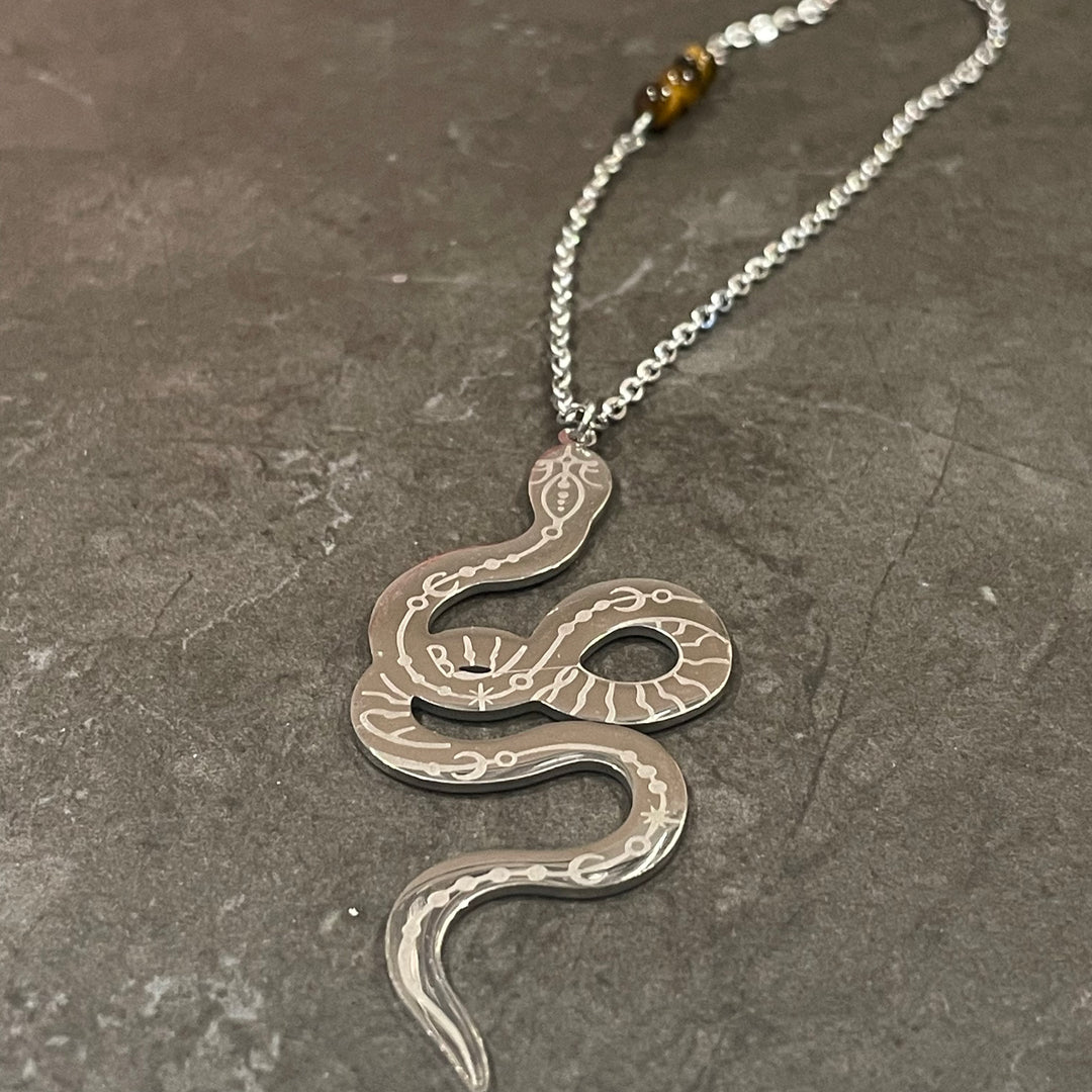 Collier Cobra