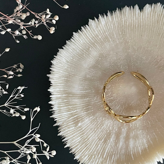 Lovable ring