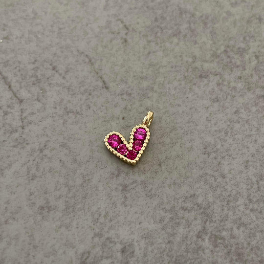 Breloque de mini coeur trop chou avec zircon fuschia
