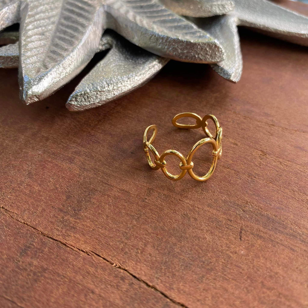 Lovable ring