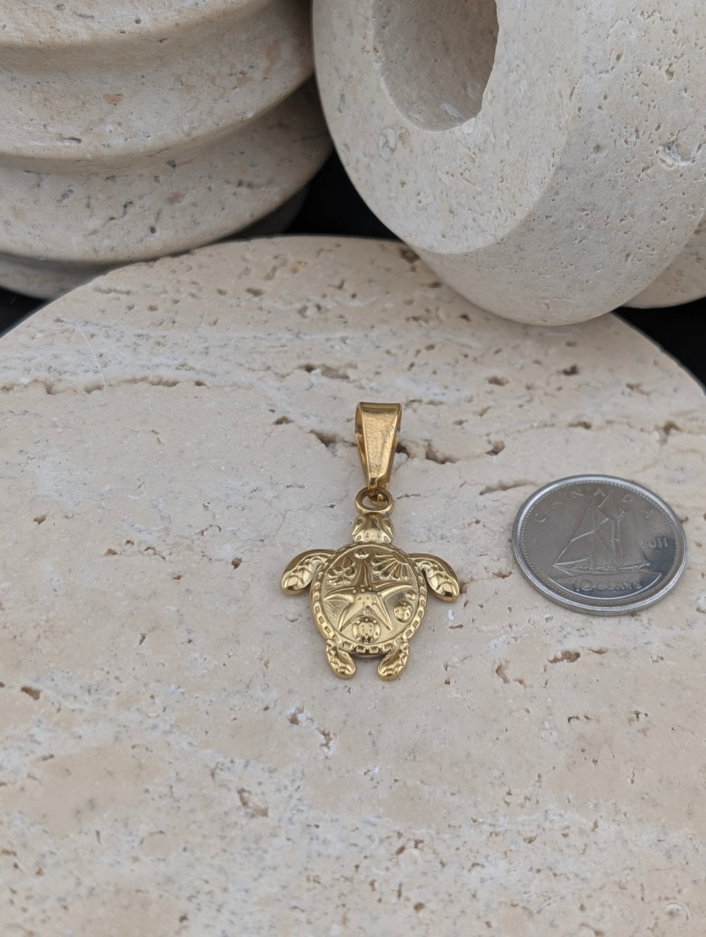 Tortue océanique de couleur or ou argent