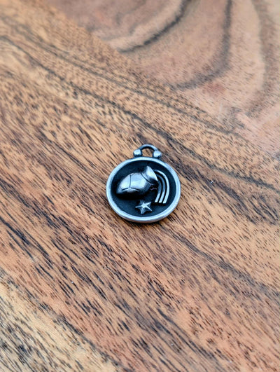 Breloque de signe astrologique et constellation double face