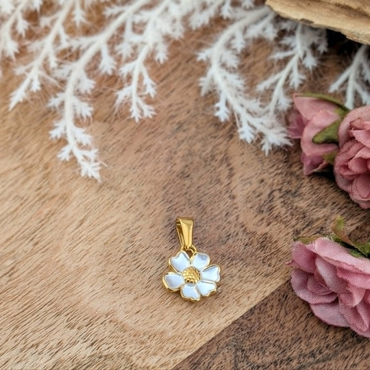 Breloque fleur de soie blanche