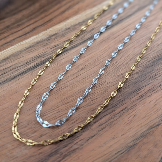 Chaine Sunny texturé doré ou argent 18 à 20 po