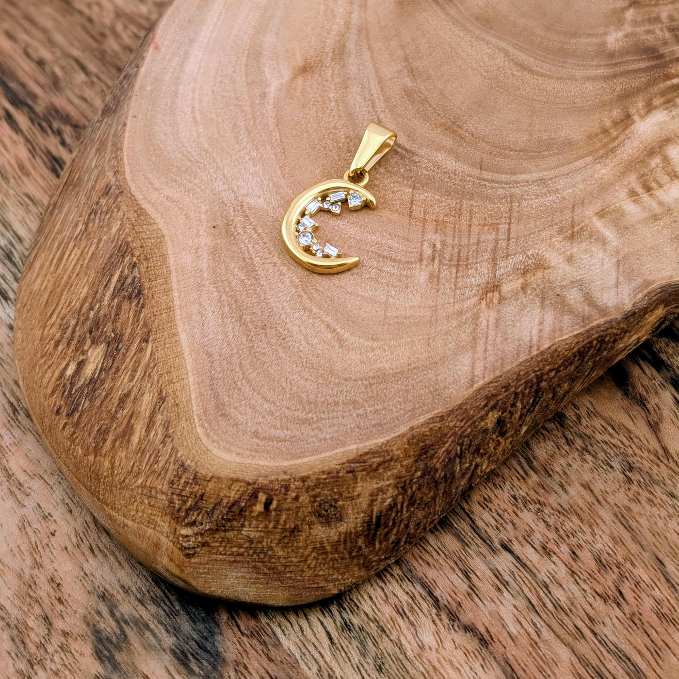 Lune précieuse brillante