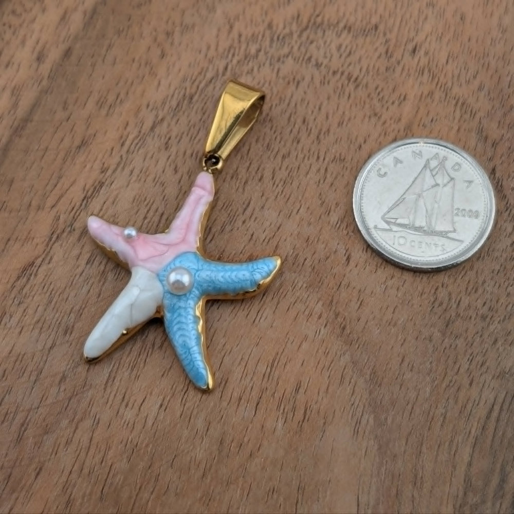 Grande breloque étoile de mer pastel avec petite perle