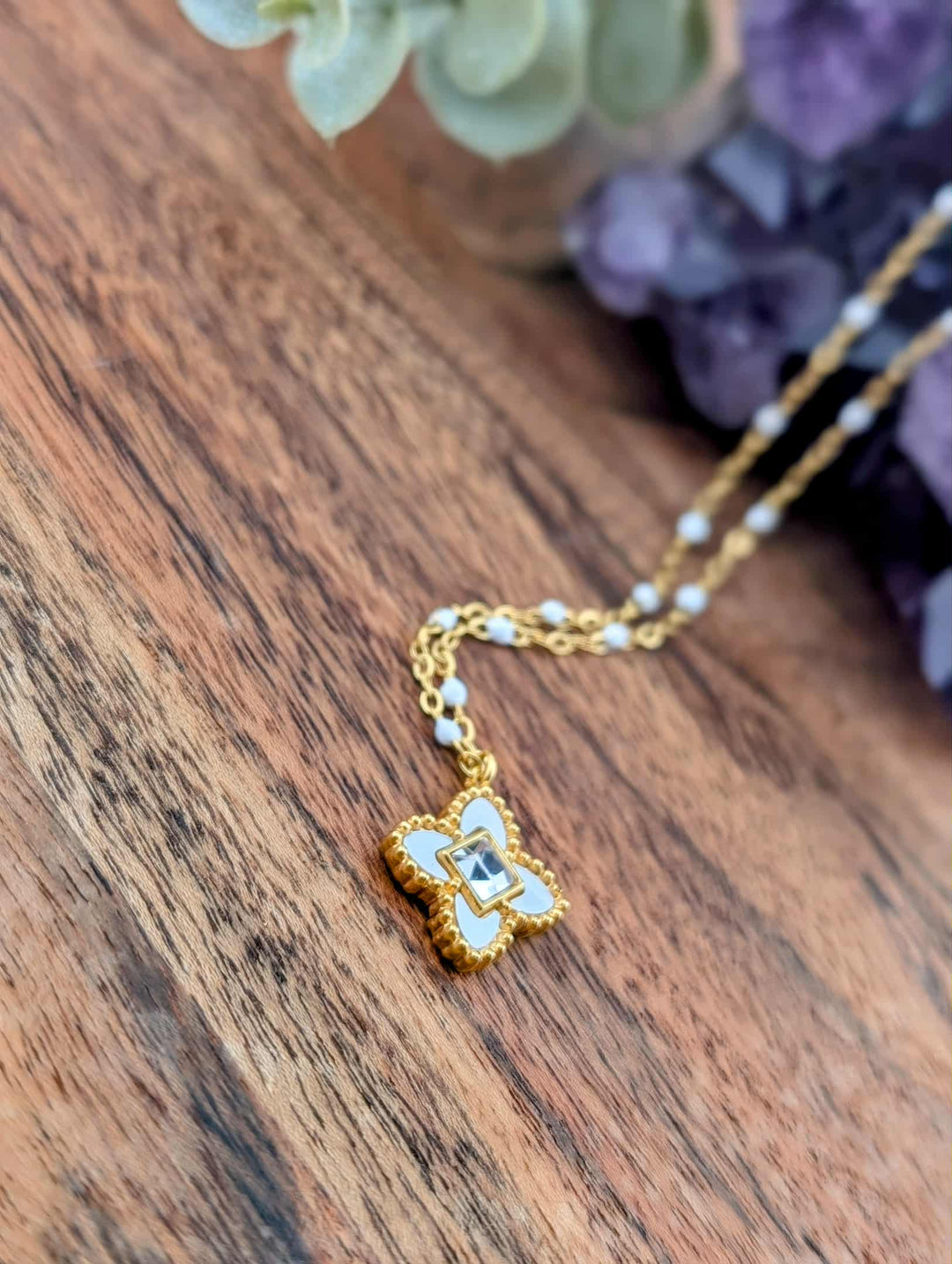 Collier Alix chaine or et blanche avec breloque brillante nacré