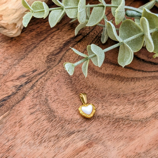 Pendentif coeur pur à fioriture