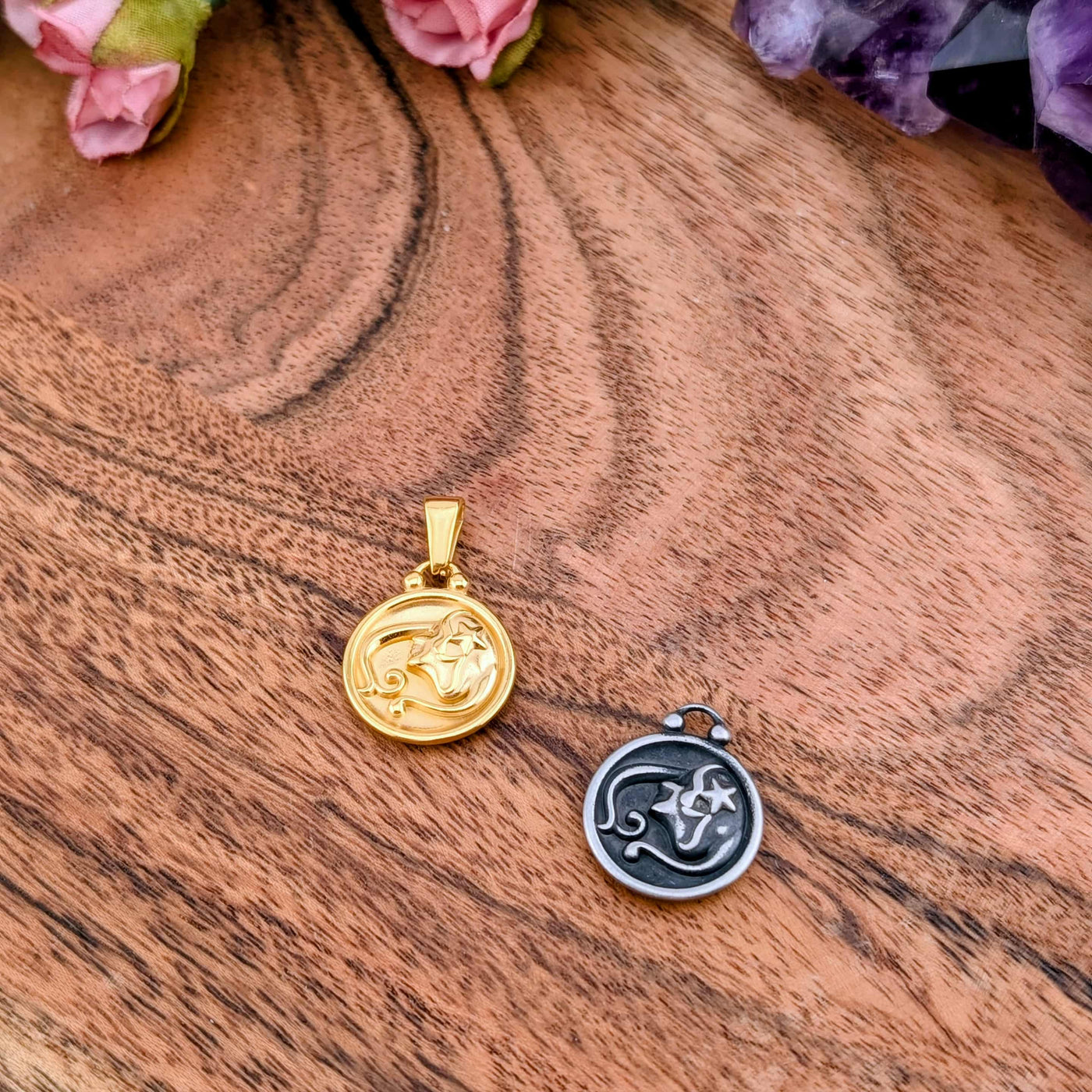 Breloque de signe astrologique et constellation double face