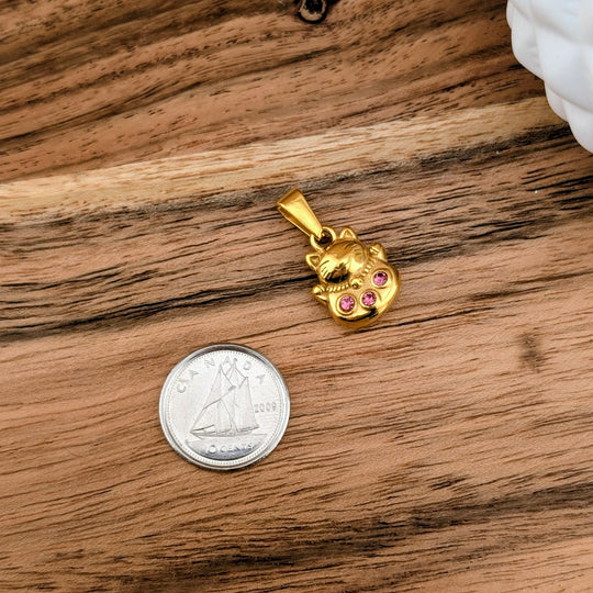 Breloque de chat chanceux avec petits zircons rose