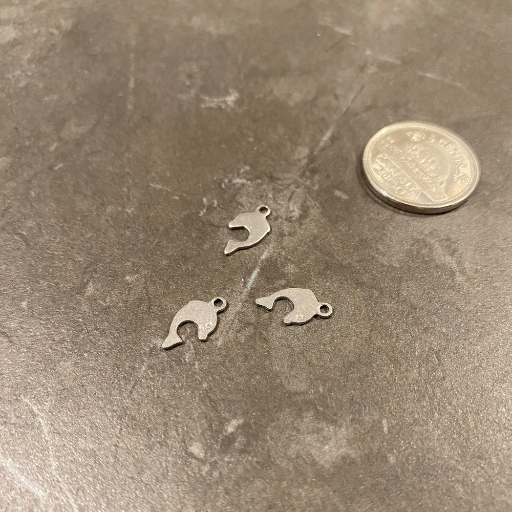 Petite breloque de dauphin en acier inoxydable