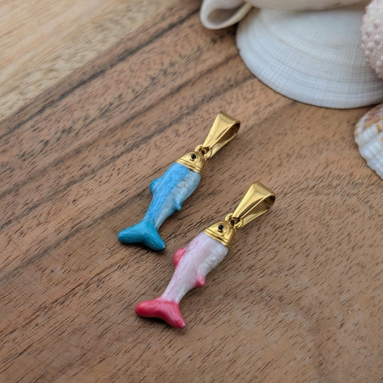 Breloque tendance de poisson rose ou bleu
