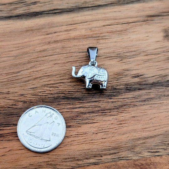 Breloque éléphant de la chance doré ou argenté