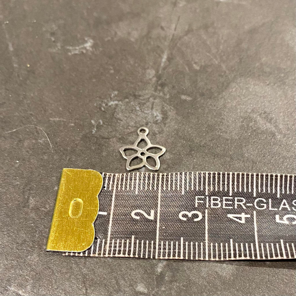 Breloque de fleur de printemps en acier inoxydable