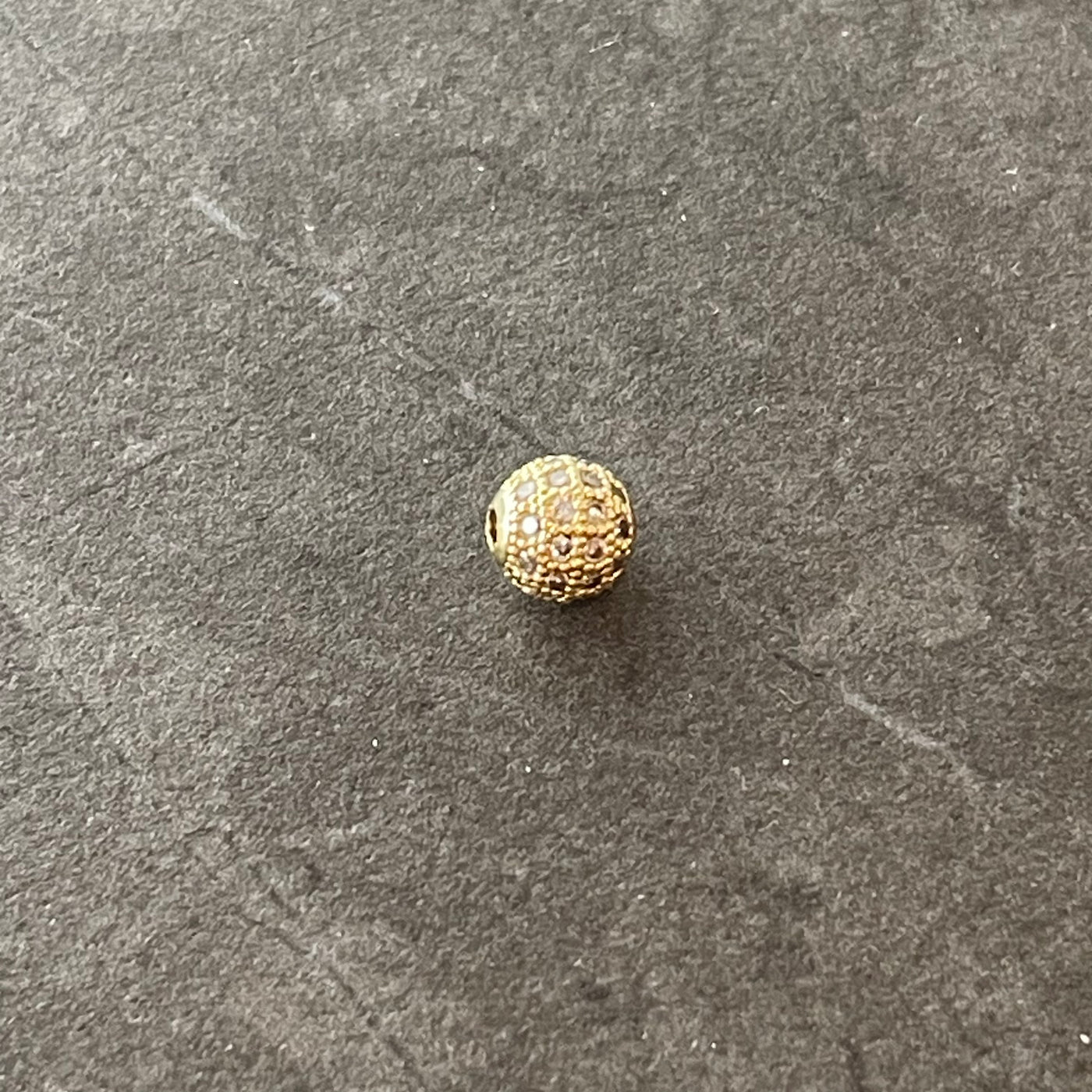 Round charm paved with zircon gold 6 mm