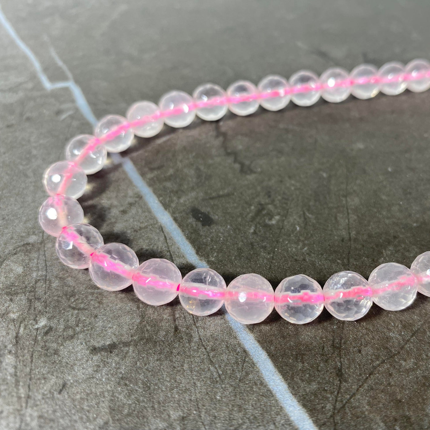 Corde de pierre de quartz rose facetté transparent 8mm