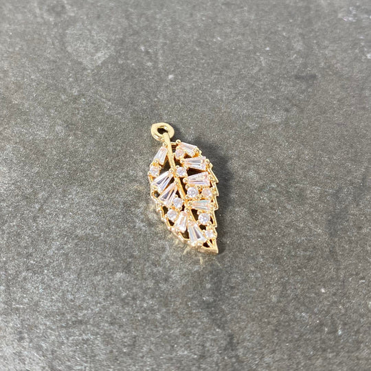 Breloque feuille brillante dorée