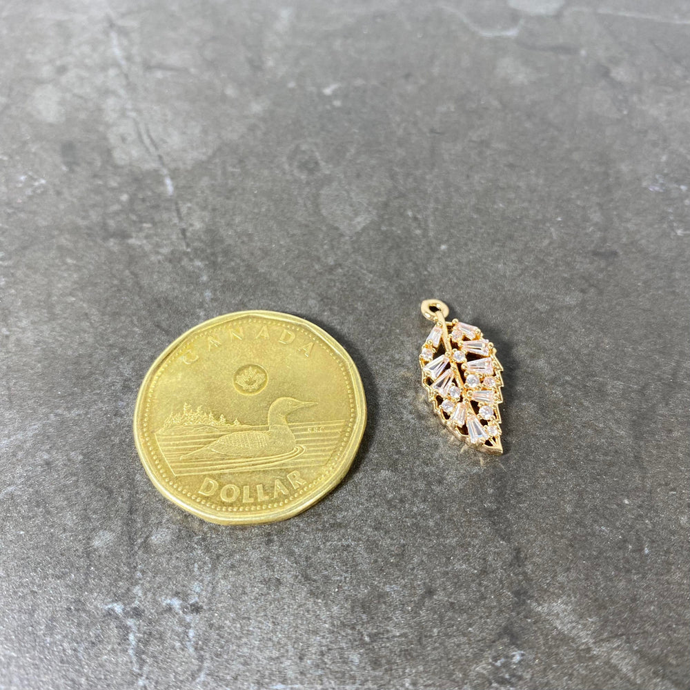 Breloque feuille brillante dorée