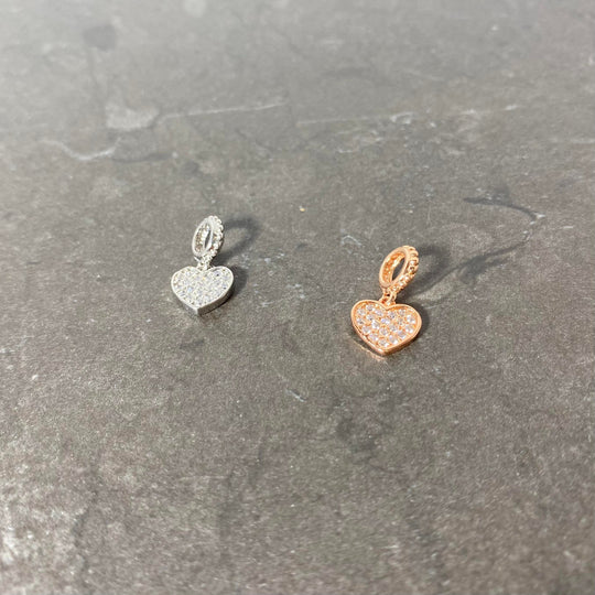Breloque de coeur pavé de zircon avec petite bague pour enfiler argent ou rosegold