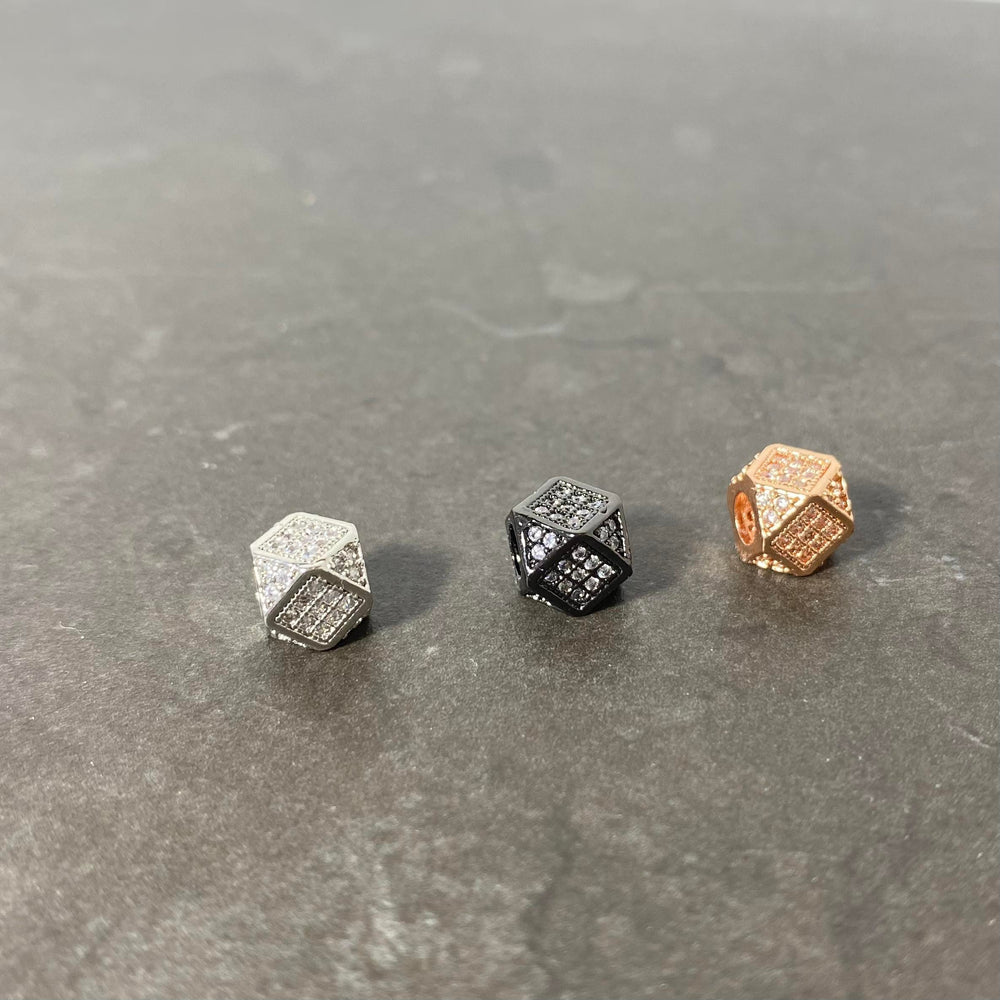Bille pavée de forme triangulaire avec zircon couleur au choix