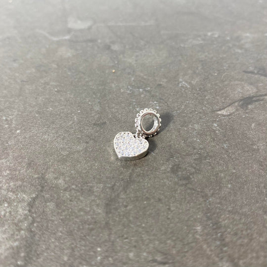 Breloque de coeur pavé de zircon avec petite bague pour enfiler argent ou rosegold